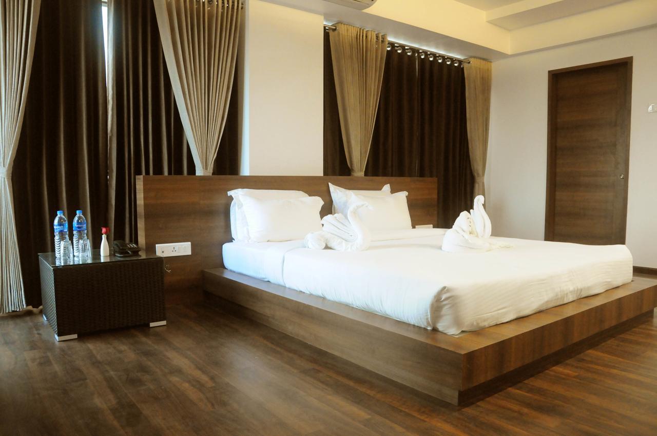Hotel 3 Leaves Kolhapur Esterno foto