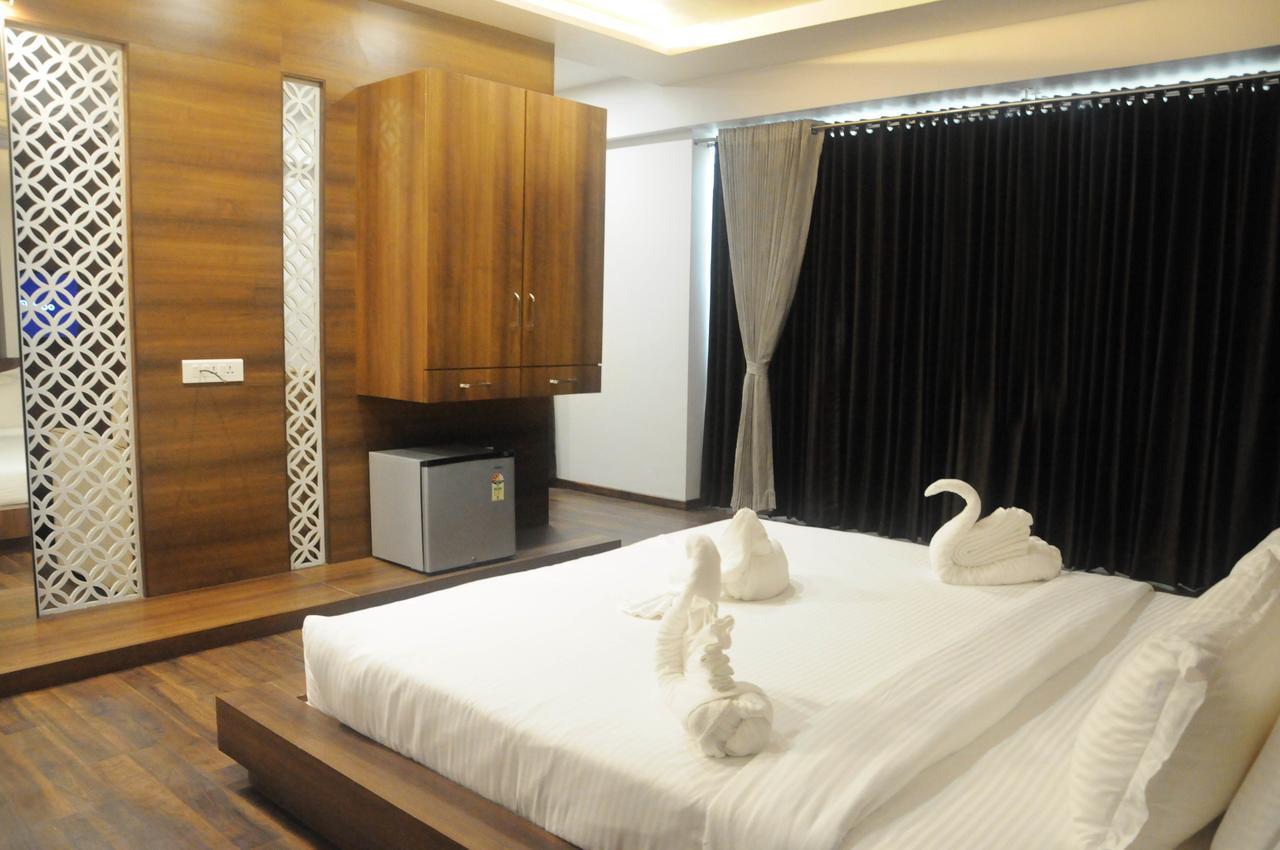 Hotel 3 Leaves Kolhapur Esterno foto