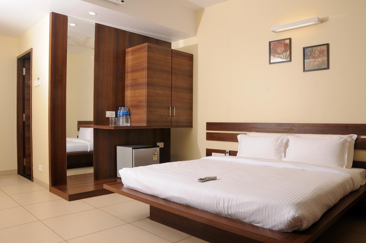 Hotel 3 Leaves Kolhapur Esterno foto