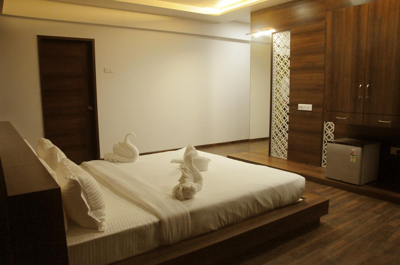 Hotel 3 Leaves Kolhapur Esterno foto
