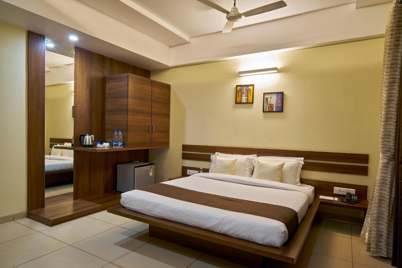 Hotel 3 Leaves Kolhapur Esterno foto