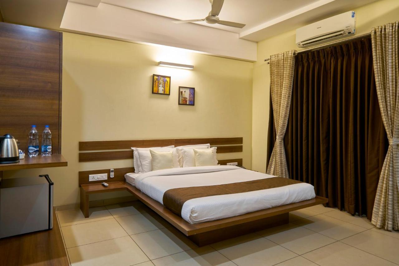 Hotel 3 Leaves Kolhapur Esterno foto